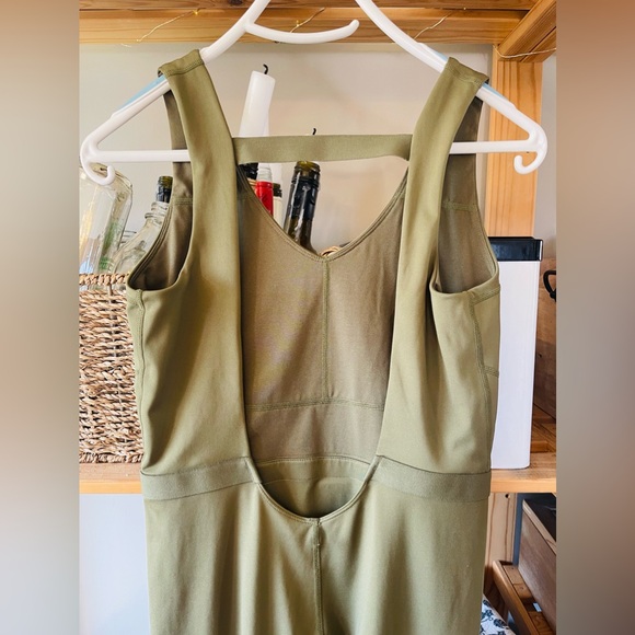 Lot of 2 Fabletics Motion 365+ jumpsuits EUC - Picture 12 of 16